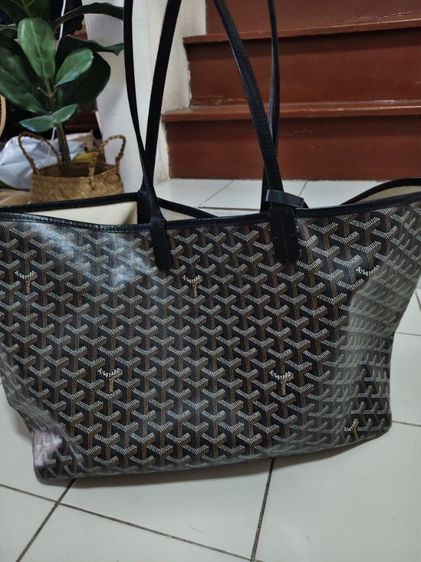 ไม่ระบุ ดำ หนัง PU กระเป๋า tote สภาพสวย ลายคมชัดเงางามสะพายแล้วดูแพงมาก