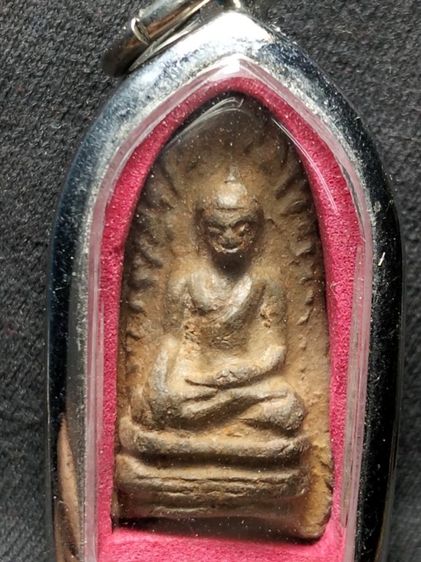 พระรอดลำพูนเนื้อเขียวแกร่งจัดครับ รูปที่ 2