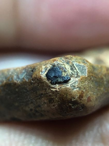 พระซุ้มกอพิมพ์ใหญ่สภาพผ่านการถัดลวดใช้ลงรักเก่า รูปที่ 9