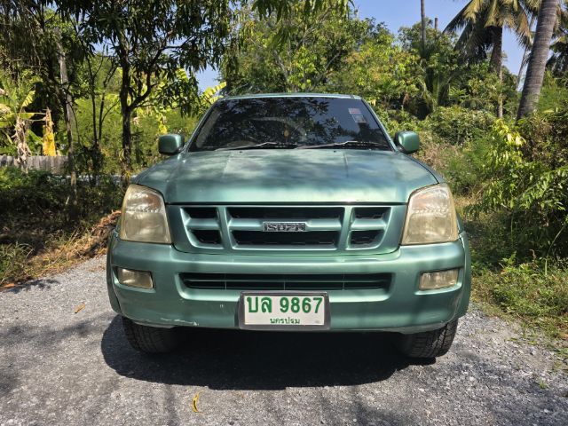 รถ Isuzu D-MAX 3.0 Hi-Lander สี เขียว
