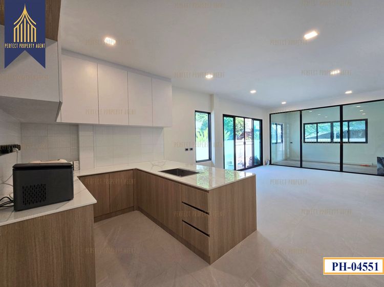 ขายบ้านเดี่ยวหลังใหญ่ เมืองเอก รังสิต จอดรถได้ 8 คัน เหมาะทำโฮมออฟฟิศ ทำเลศักยภาพ รีโนเวทใหม่ทั้งหลัง รูปที่ 3