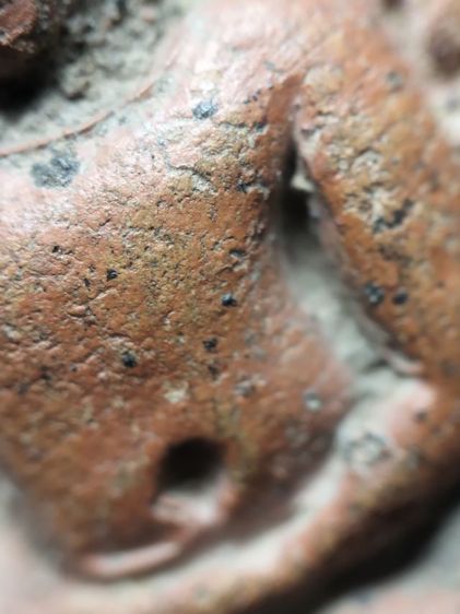 พระเปิดลำพูนเนื้อแดงครับ รูปที่ 10