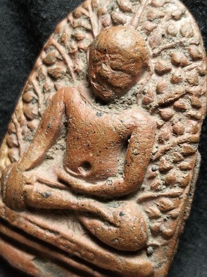 พระเปิดลำพูนเนื้อแดงครับ รูปที่ 7