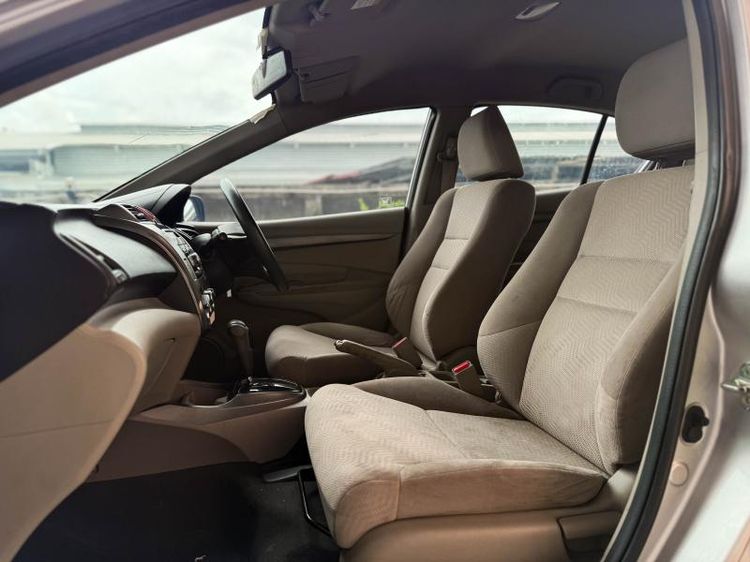 Honda City 2013 1.5 V i-VTEC Sedan เบนซิน ไม่ติดแก๊ส เกียร์อัตโนมัติ เทา รูปที่ 4
