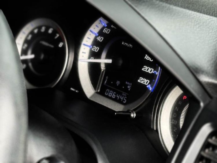 Honda City 2013 1.5 V i-VTEC Sedan เบนซิน ไม่ติดแก๊ส เกียร์อัตโนมัติ เทา รูปที่ 2
