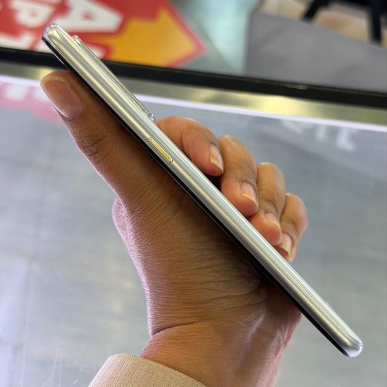 Realme XT สีขาว เครื่องศูนย์ สภาพสวย จอ6.4นิ้ว แรม8รอม128 Snap712 กล้อง64ล้าน(4ตัว)😊😊 รูปที่ 4