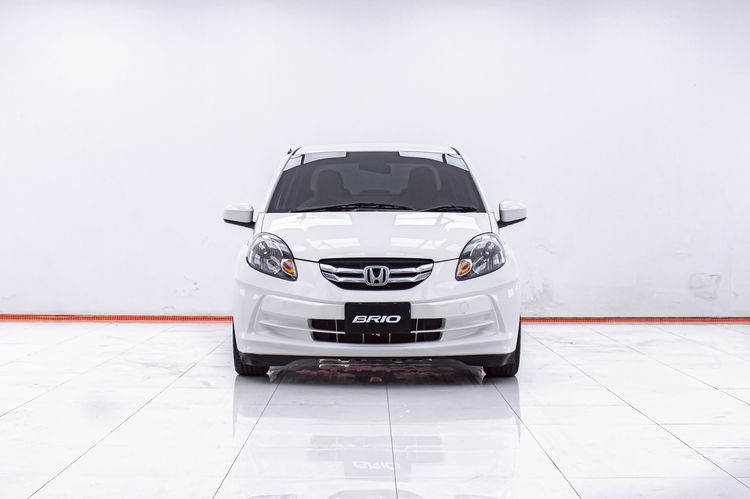 Honda Brio 2013 1.2 Amaze V Sedan เบนซิน ไม่ติดแก๊ส เกียร์อัตโนมัติ ขาว รูปที่ 4