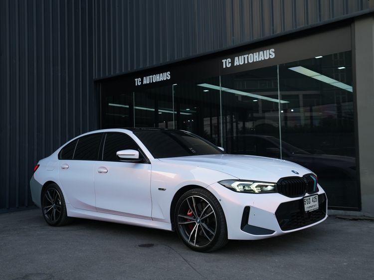 รถ BMW Series 3 330e สี เทา