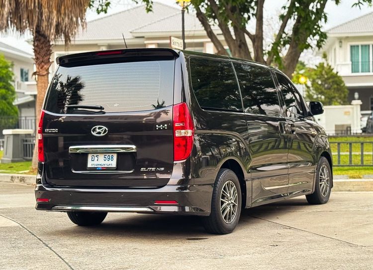 Hyundai H-1  2023 2.5 Elite Van ดีเซล ไม่ติดแก๊ส เกียร์อัตโนมัติ น้ำตาล รูปที่ 4