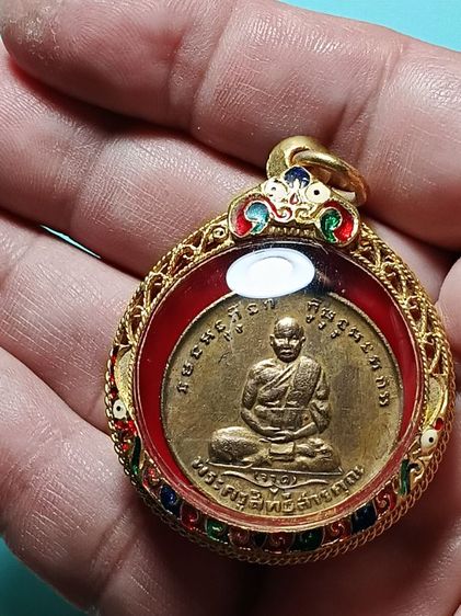 เหรียญหลวงพ่อจาด วัดบางกะเบา พิมพ์บัวหงาย รุ่นเเรก ปี2484 เนื้อทองเเดงกะหลั่ยทองแจกกรรมการ พระเก่าเก็บ ผิวแห้งหม่นเก่า สวยเดิมมาก รูปที่ 7
