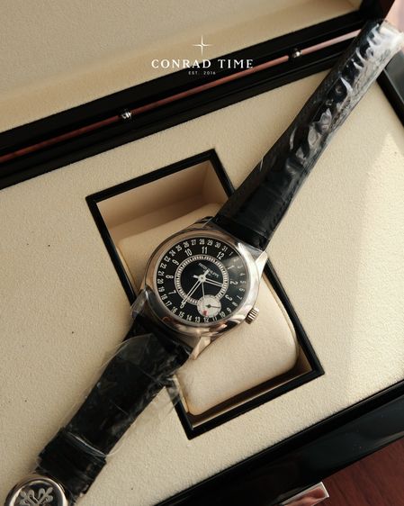 New Patek Calatrava 6006G-001 Black sunburst dial Black leather strap 2018 39mm. Fullset 