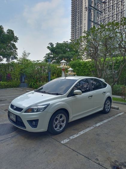 รถ Ford Focus 2.0 Sport Plus สี ขาว
