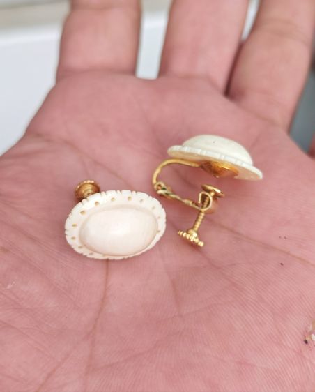 โลหะ ต่างหูหนีบวัสดุธรรมชาติแท้ งานเก่า งานนอก ราคาดีๆครับ