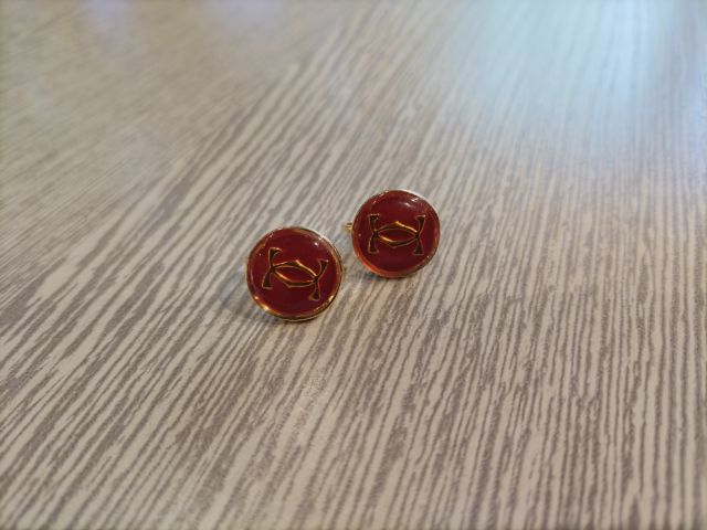 โลหะ ต่างหูหนีบ​โลโก้ที่คุณคุ้นเคย