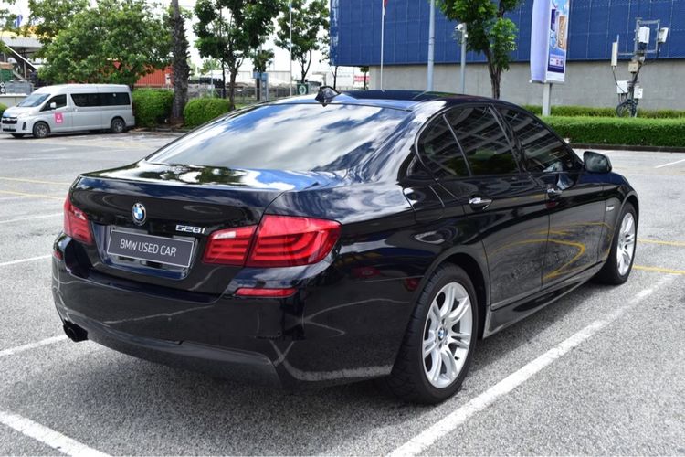 BMW Series 5 2012 528i Sedan เบนซิน ไม่ติดแก๊ส เกียร์อัตโนมัติ ดำ รูปที่ 3