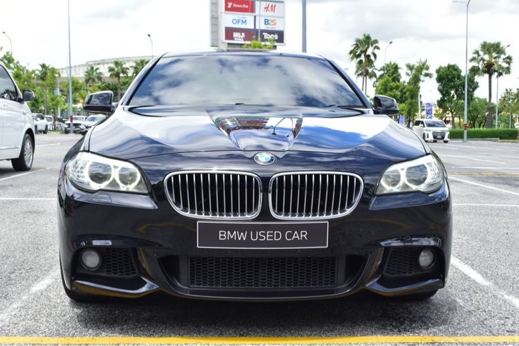 รถ BMW Series 5 528i สี ดำ