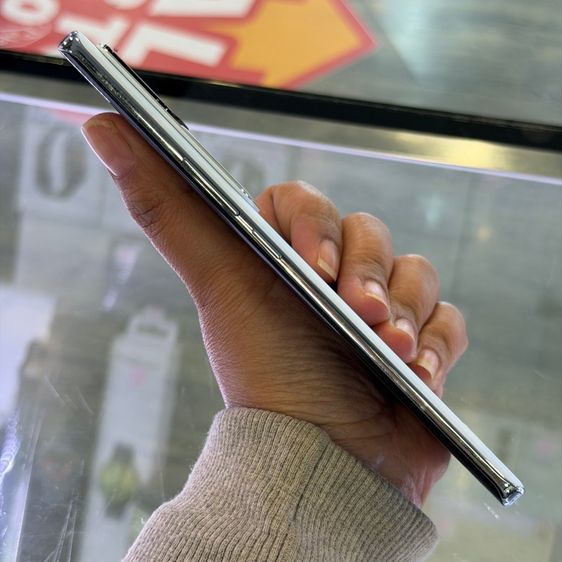 Vivo V30 สีขาว,ดำ เครื่องศูนย์ สภาพสวยมากๆ จอ6.78นิ้ว แรม12รอม256 Snap7 Gen3 กล้อง50ล้าน(3ตัว)🥰🥰 รูปที่ 4