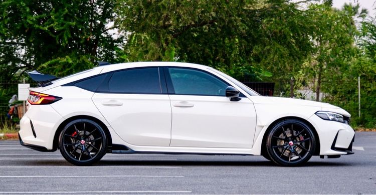 Honda Civic 2023 2.0 Type R Sedan เบนซิน ไม่ติดแก๊ส เกียร์ธรรมดา ขาว รูปที่ 4