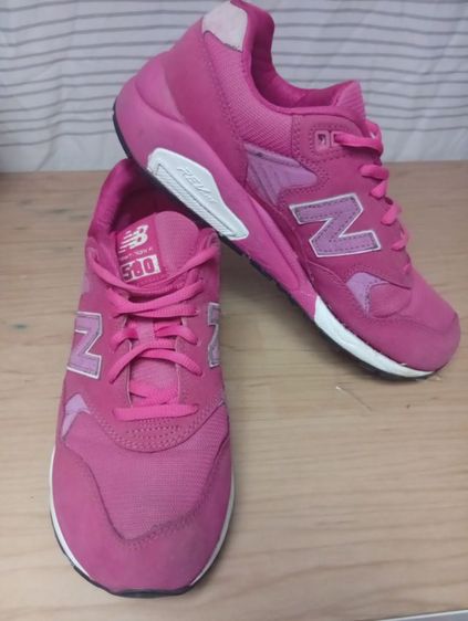 รองเท้าผ้าใบ ชมพู อื่นๆ UK 6.5 | EU 40 | US 8 ขายรองเท้า new balance 

580 มือสองของแท้