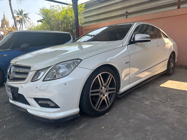 Mercedes-Benz E-Class 2012 E200 CGI Sedan เบนซิน เกียร์อัตโนมัติ ขาว รูปที่ 3