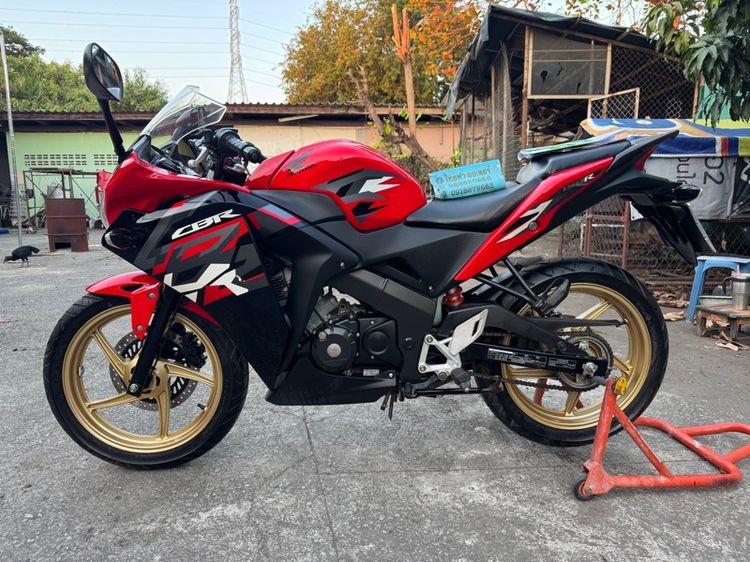 HONDA CBR150Rซื้อมาถูกขายถูกรถคันนี้ นางฟ้ามือนรถใหม่รถใช้น้อย3825km กิโลแท้สภาพรถเดิมๆต้องมาดูของจริงมีสถานที่ให้ทดลองขับขี่ก่อนซื้อ รูปที่ 3