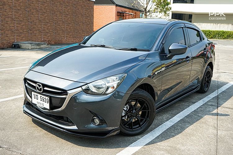 รถ Mazda Mazda 2 1.3 High สี ดำ