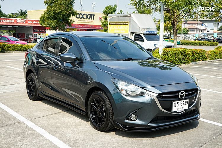 Mazda Mazda 2 2016 1.3 High Sedan เบนซิน ไม่ติดแก๊ส เกียร์อัตโนมัติ ดำ รูปที่ 3
