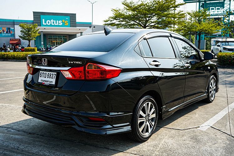 Honda City 2017 1.5 V Plus i-VTEC Sedan เบนซิน ไม่ติดแก๊ส เกียร์อัตโนมัติ ดำ รูปที่ 4