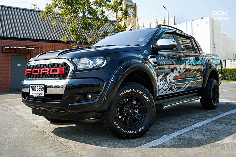 รถ Ford Ranger 2.2 Hi-Rider XLT สี ดำ