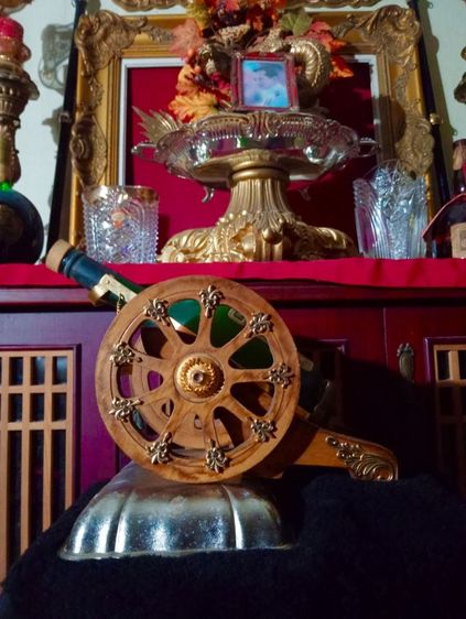 ปืนใหญ่พร้อมขวดเหล้าเก่าโบราณวุงามสภาพเยี่ยม รูปที่ 11