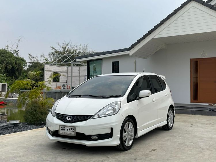 รถ Honda Jazz 1.5 SV i-VTEC สี ขาว