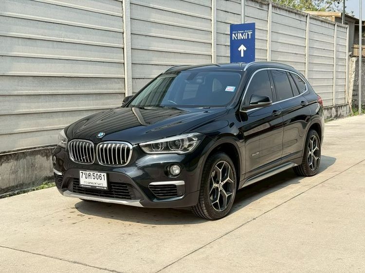 รถ BMW X1 1.5 sDrive18i xLine สี ดำ