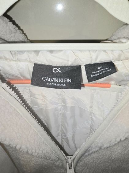 เสื้อกันหนาว มีฮู๊ด แบรนด์ Calvin Klein (ของแท้) สีเทาอ่อน รูปที่ 2