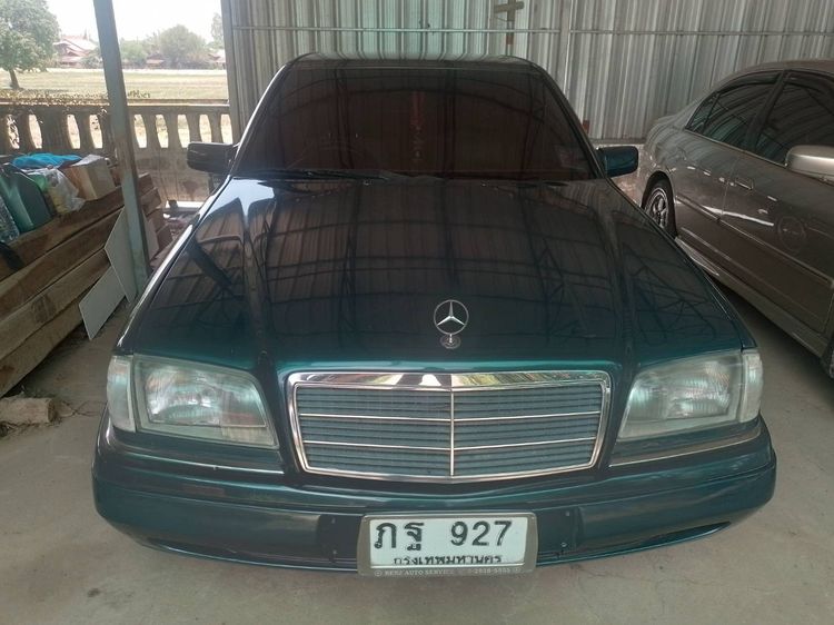 รถ Mercedes-Benz C-Class C220 สี เขียว
