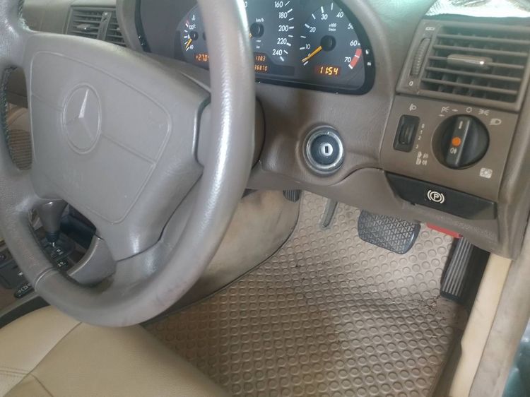 Mercedes-Benz C-Class 2001 C220 Sedan เบนซิน ไม่ติดแก๊ส เกียร์อัตโนมัติ เขียว รูปที่ 2