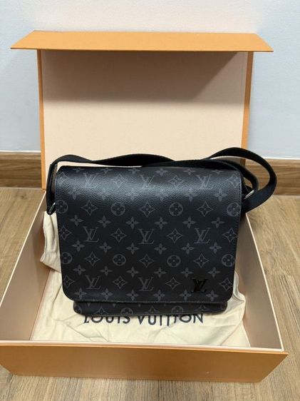 ชาย ดำ หนังแท้ Louis Vuitton Lv district pm monogram 