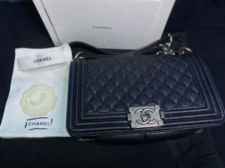 กระเป๋าสะพาย chanel boy 10
