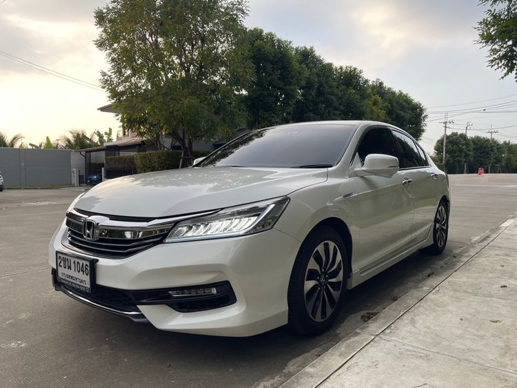 Honda Accord 2016 2.0 Hybrid Tech Sedan ไฮบริด ไม่ติดแก๊ส เกียร์อัตโนมัติ ขาว รูปที่ 3