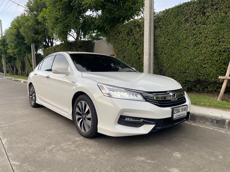 Honda Accord 2016 2.0 Hybrid Tech Sedan ไฮบริด ไม่ติดแก๊ส เกียร์อัตโนมัติ ขาว รูปที่ 2