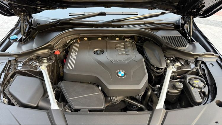 BMW Series 6 2023 Sedan เบนซิน ไม่ติดแก๊ส เกียร์อัตโนมัติ ดำ รูปที่ 4