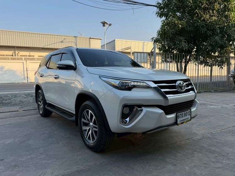 Toyota Fortuner 2016 2.8 V Utility-car ดีเซล ไม่ติดแก๊ส เกียร์อัตโนมัติ ขาว รูปที่ 3