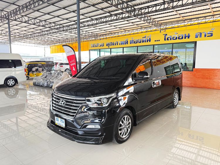 รถ Hyundai H-1  2.5 Deluxe สี ดำ