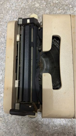 เครื่องพิมพ์ดีดอังกฤษ Olivetti Lettera 32 วินเทจ รูปที่ 3