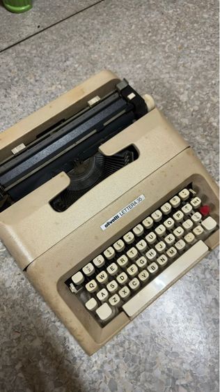 เครื่องพิมพ์ดีดอังกฤษ Olivetti Lettera 32 วินเทจ