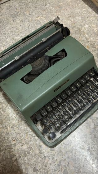 เครื่องพิมพ์ดีดไทย Olivetti Lettera 32 วินเทจ รูปที่ 4