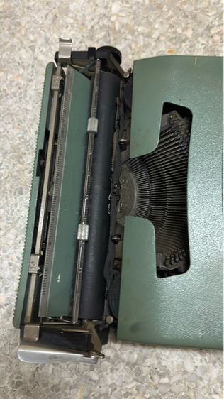 เครื่องพิมพ์ดีดไทย Olivetti Lettera 32 วินเทจ รูปที่ 3