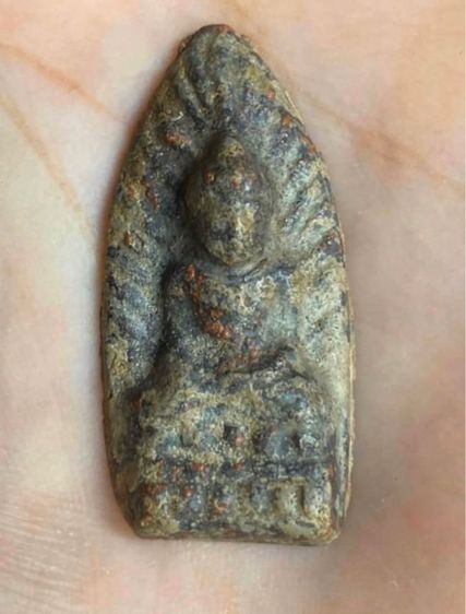 พระร่วงนั่งกรุวัดกลาง