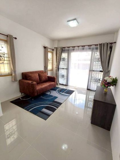 อื่นๆ ตกแต่งครบ 2010 ใช่ บ้านทาวน์เฮ้าส์ศรีราชาพร้อมอยู่