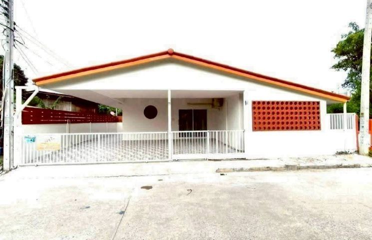 บ้านเดี่ยวชั้นเดียวพร้อมเฟอร์นิเจอร์เครือสหพัฒน์ชลบุรี