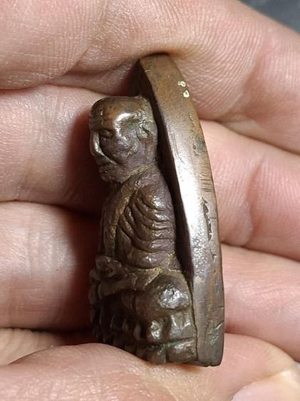 หลวงปู่ทวดหลังเตารีดเนื้อนวะวัดช้างให้ปี 05 รูปที่ 3